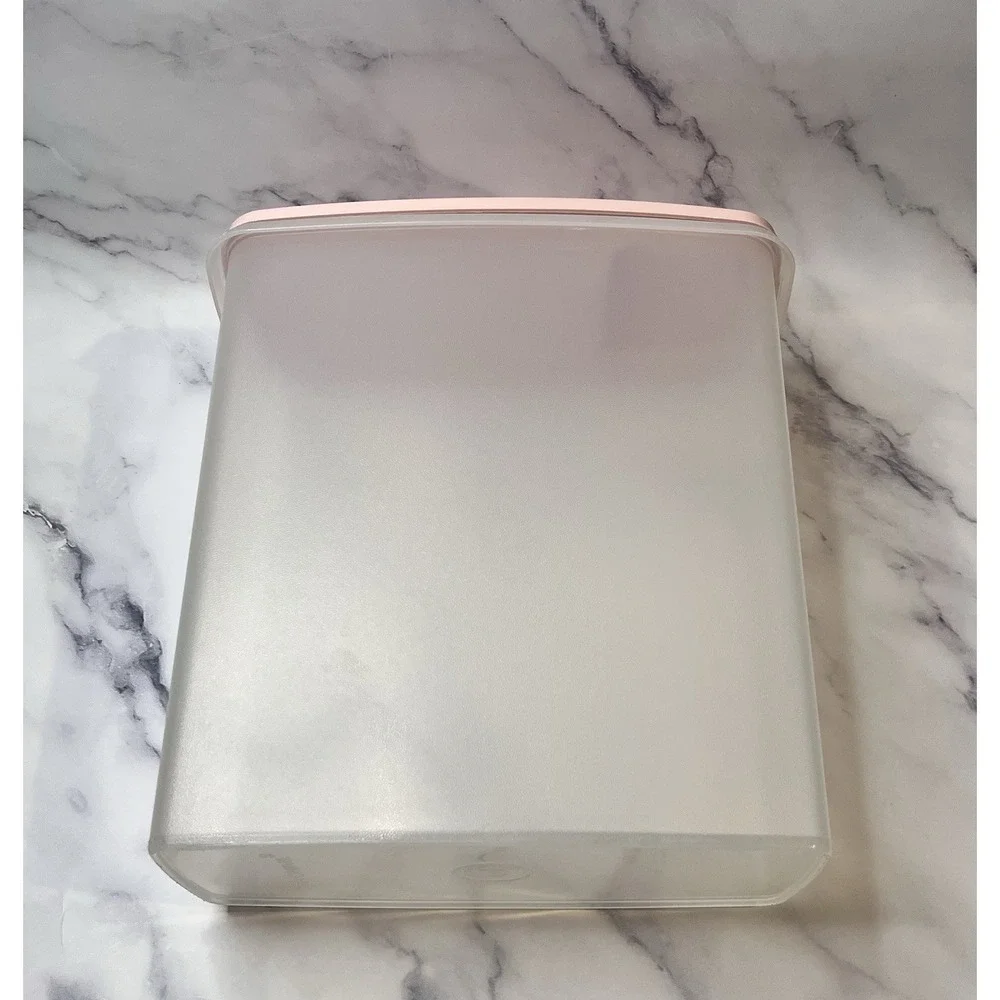 Vintage Tupperware Cereal Keeper With Pink Flip Spout 10